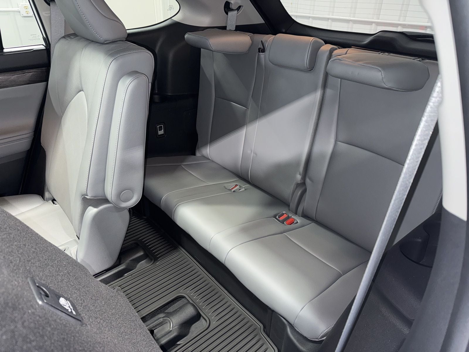 2023 Toyota Highlander Hybrid Platinum