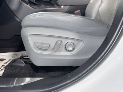 2023 Toyota Highlander Hybrid Platinum