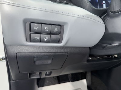 2023 Toyota Highlander Hybrid Platinum