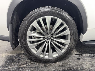 2023 Toyota Highlander Hybrid Platinum