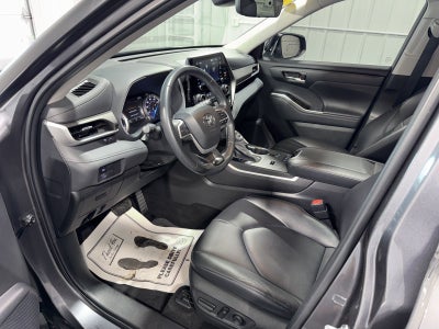 2022 Toyota Highlander Hybrid XLE