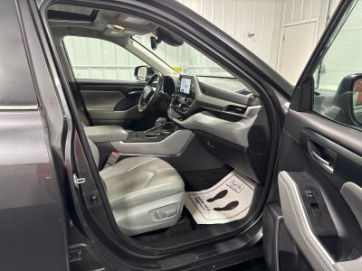 2025 Toyota Highlander XLE