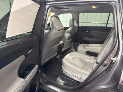 2025 Toyota Highlander XLE