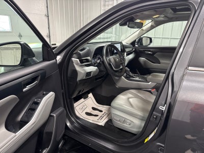 2025 Toyota Highlander XLE