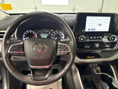 2025 Toyota Highlander XLE