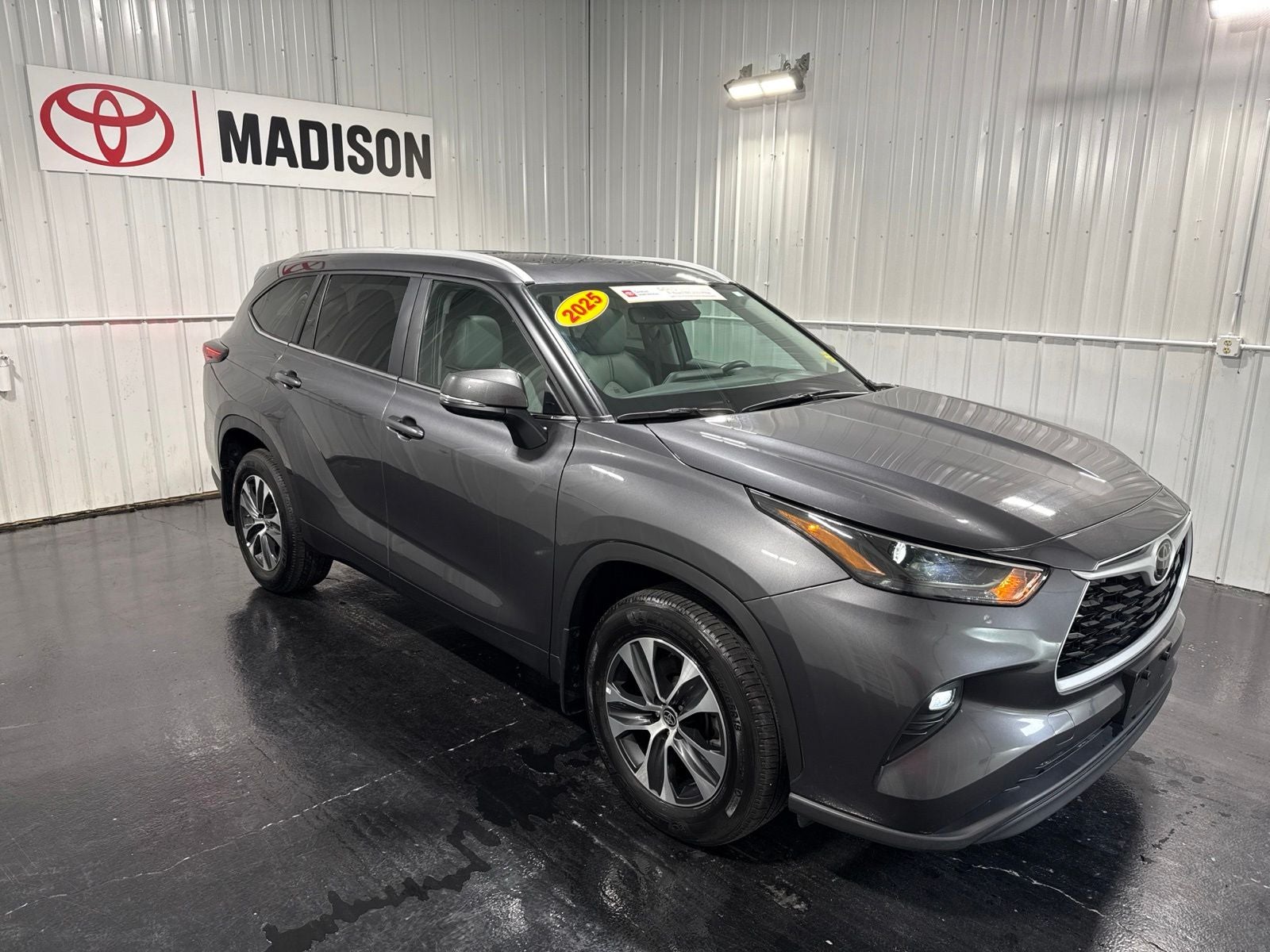 2025 Toyota Highlander XLE