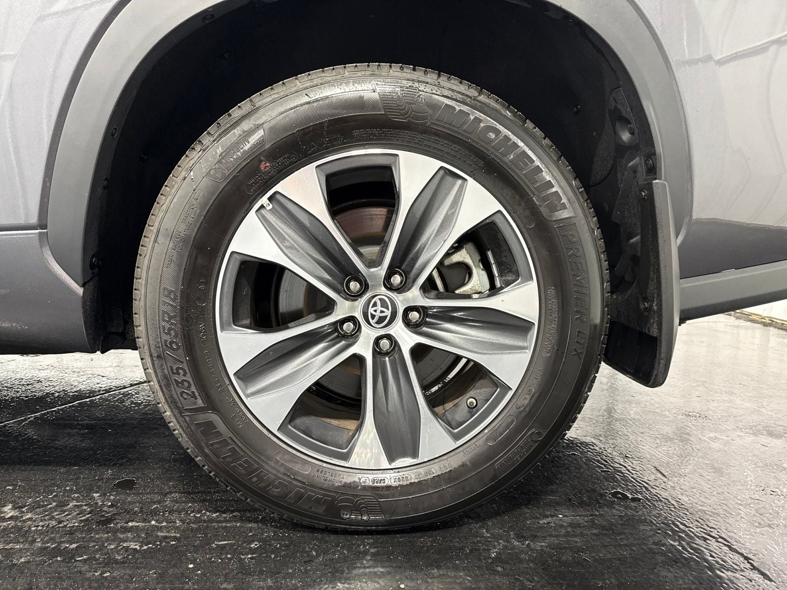 2025 Toyota Highlander XLE