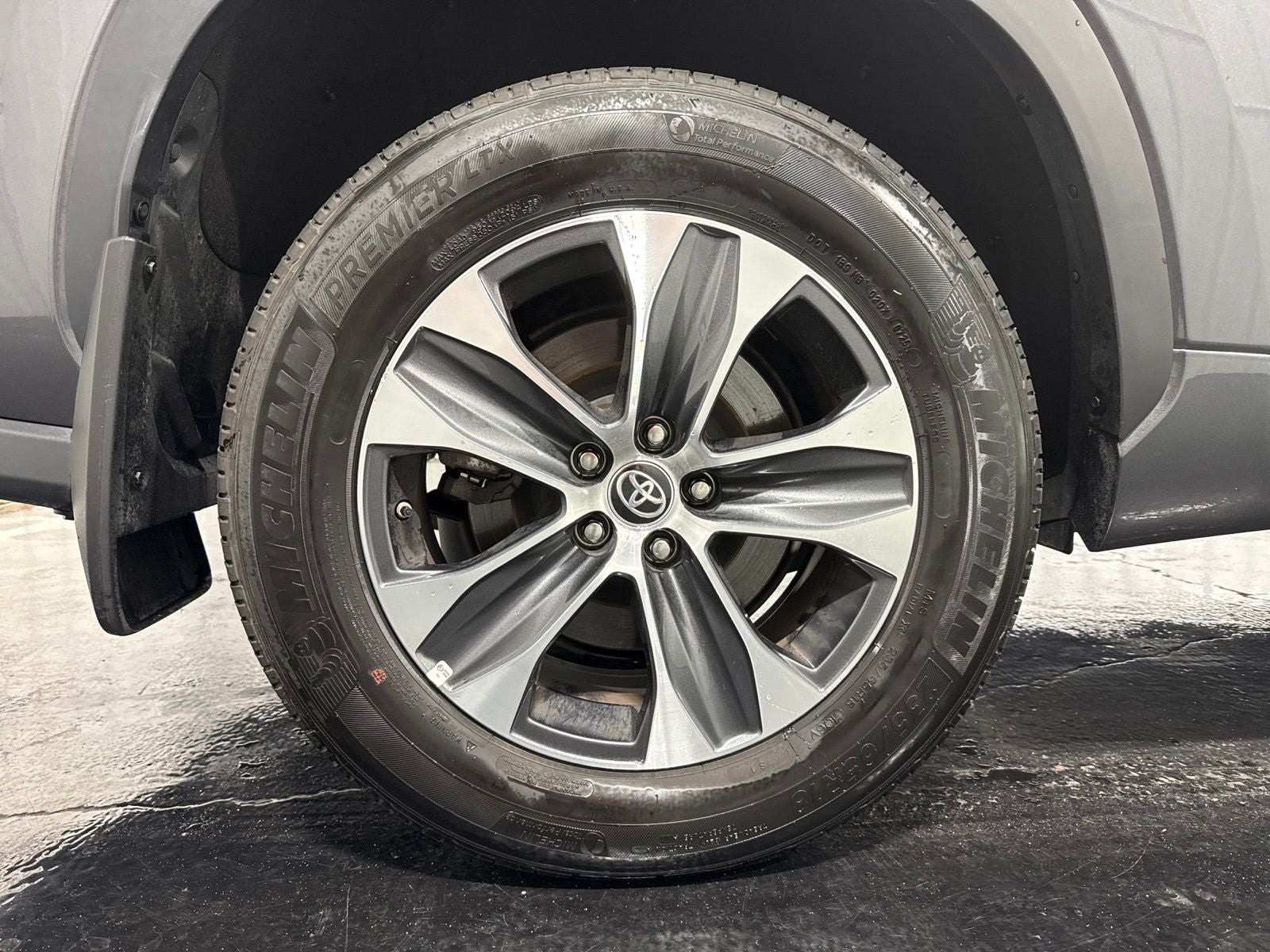 2025 Toyota Highlander XLE