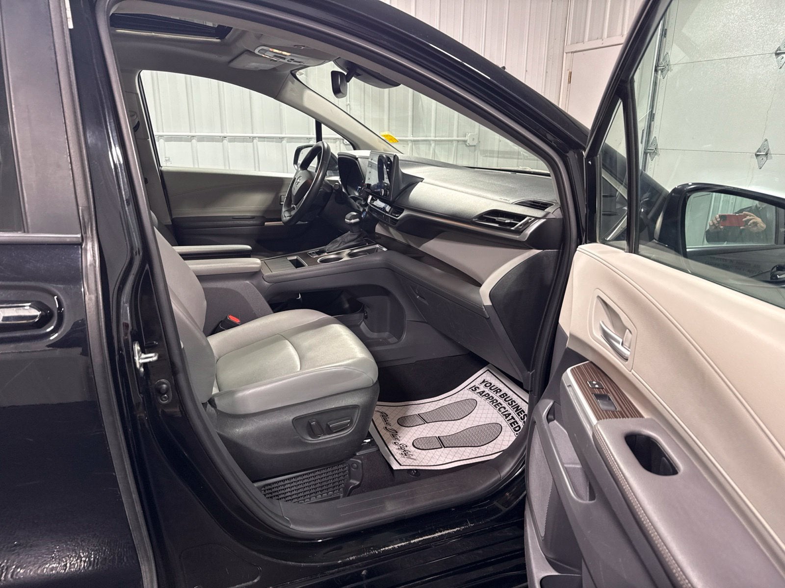 2024 Toyota Sienna XLE 8 Passenger