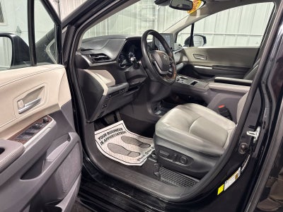 2024 Toyota Sienna XLE 8 Passenger