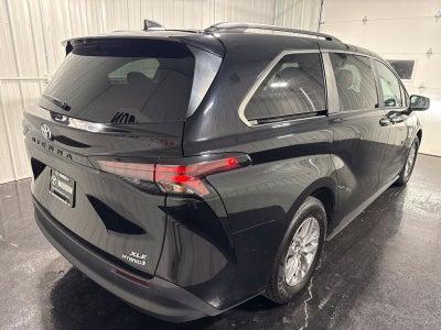 2024 Toyota Sienna XLE 8 Passenger