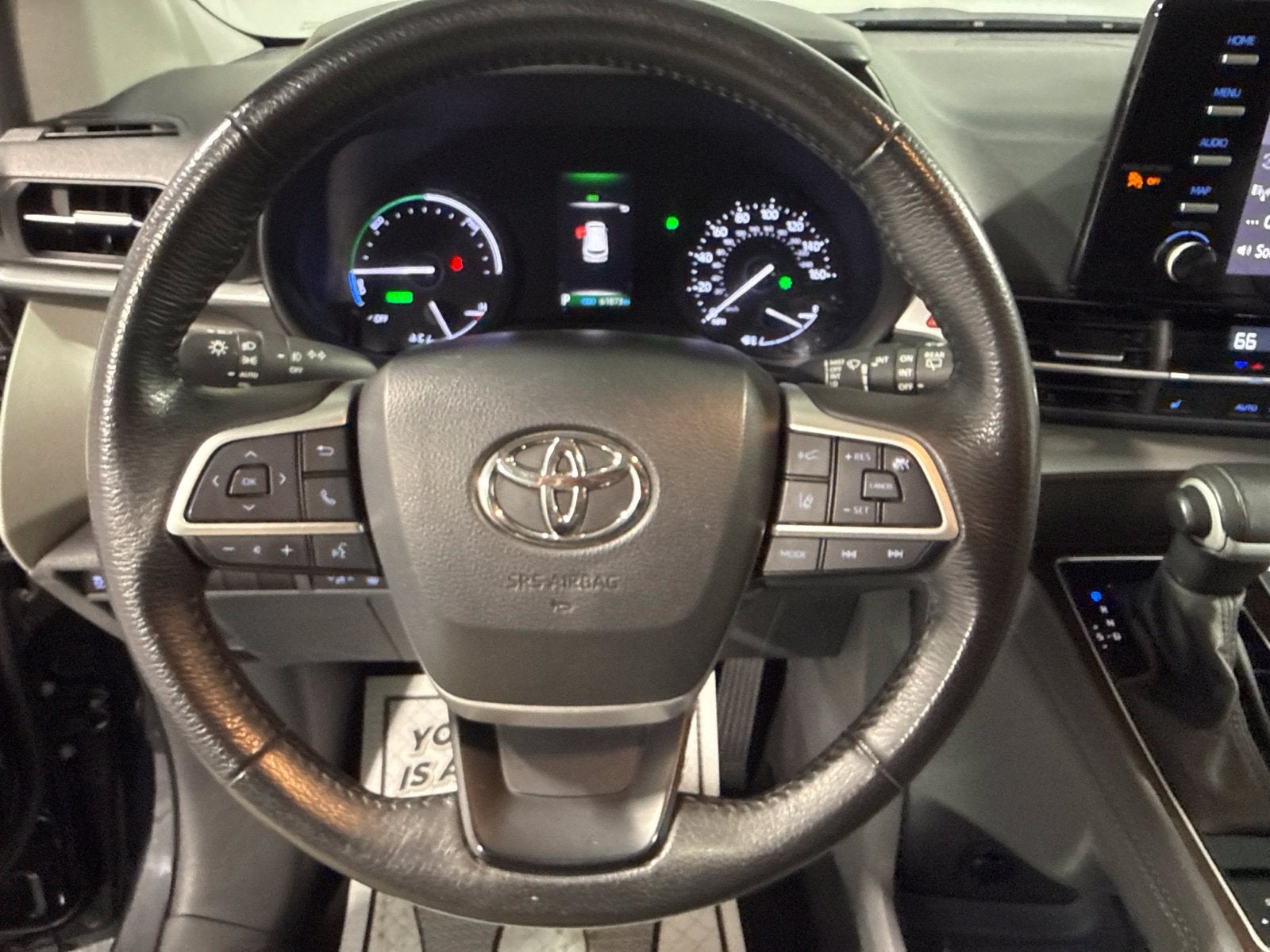 2024 Toyota Sienna XLE 8 Passenger