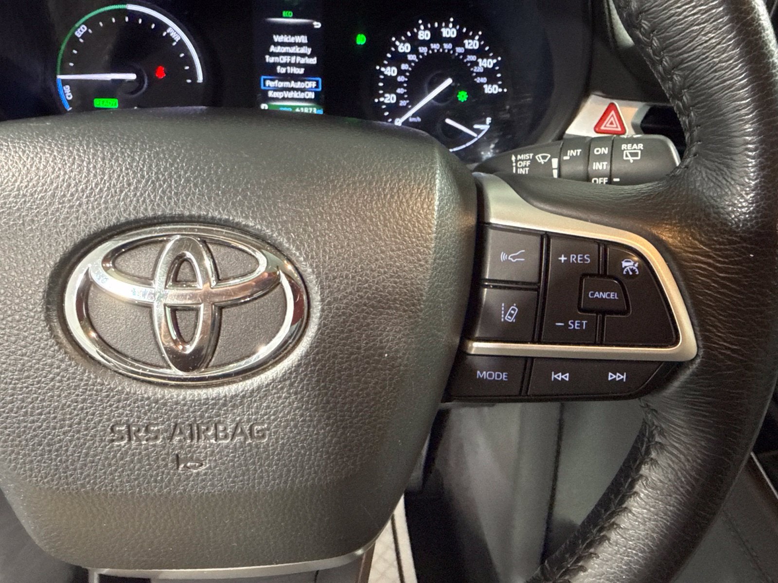 2024 Toyota Sienna XLE 8 Passenger