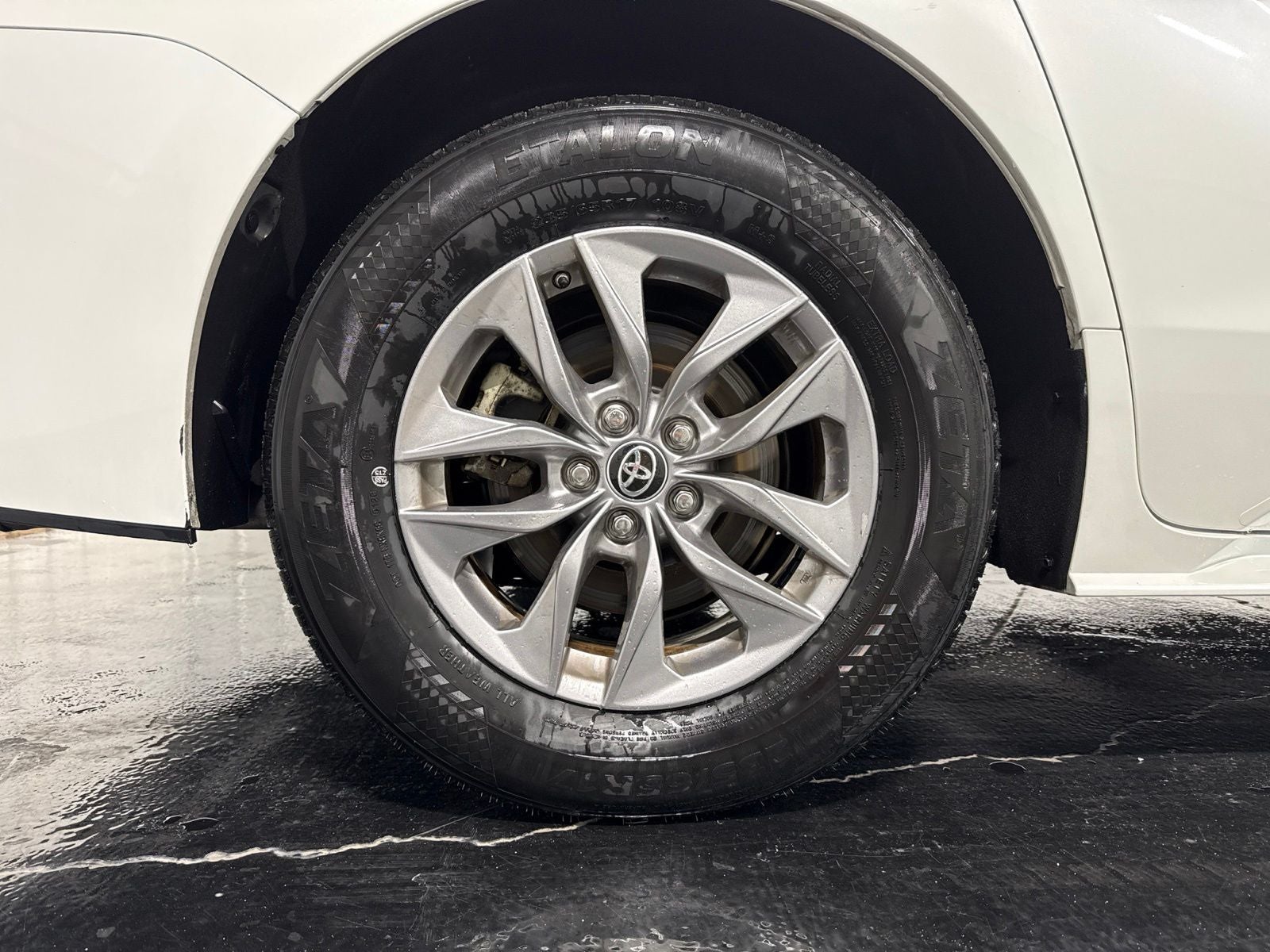 2025 Toyota Sienna XLE 8 Passenger