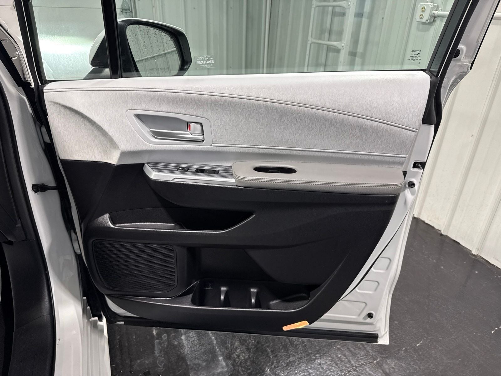 2025 Toyota Sienna XLE 8 Passenger
