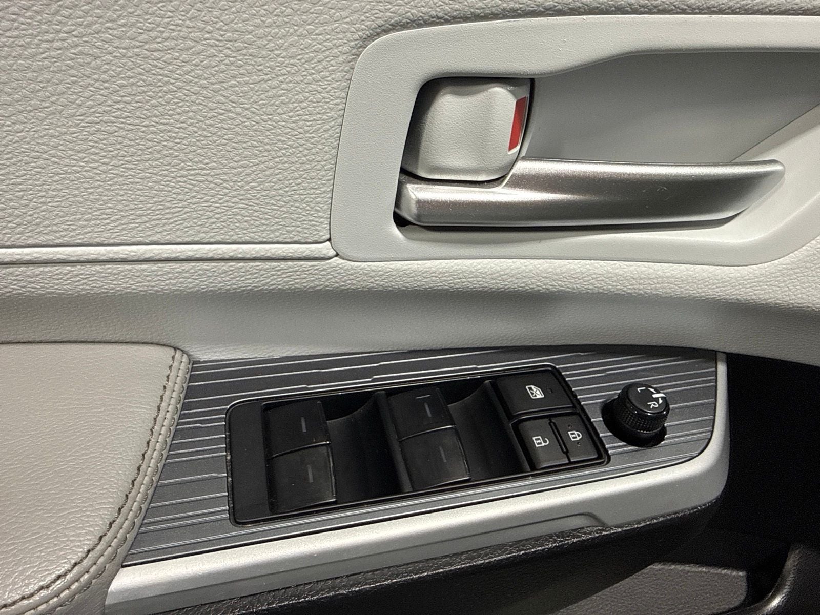 2025 Toyota Sienna XLE 8 Passenger