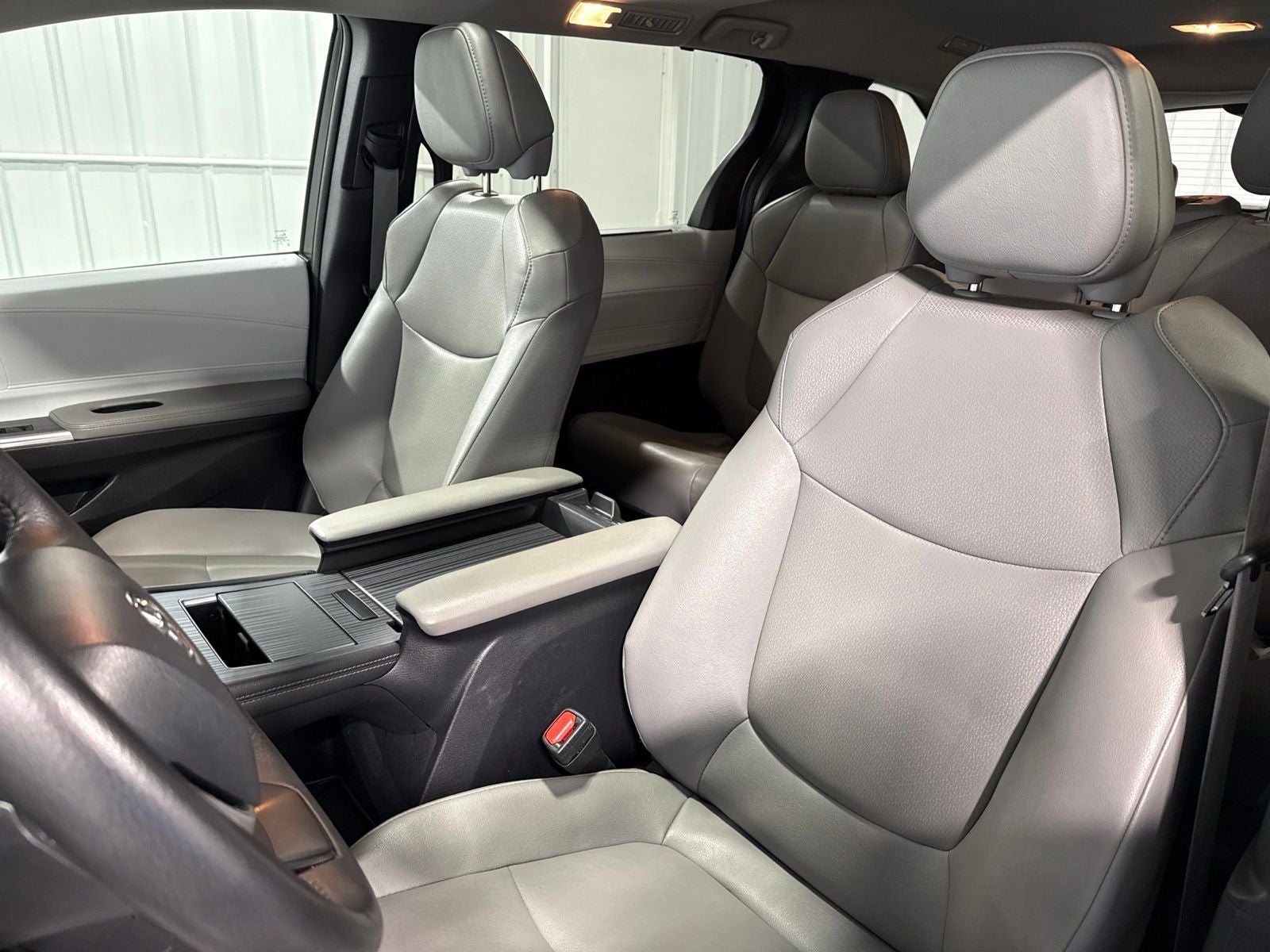 2025 Toyota Sienna XLE 8 Passenger