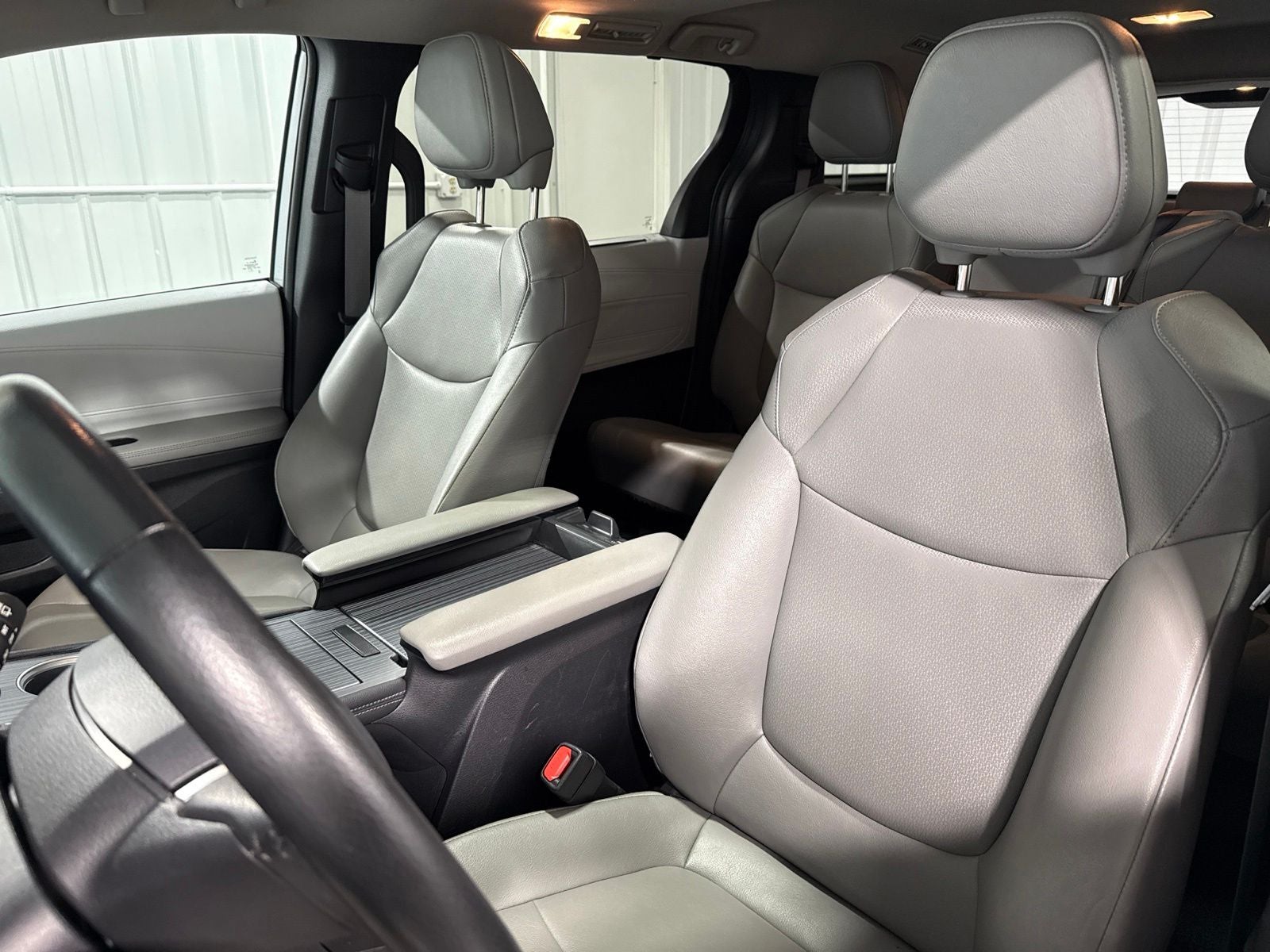 2025 Toyota Sienna XLE 8 Passenger