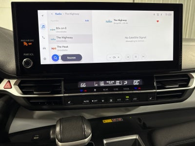 2025 Toyota Sienna XLE 8 Passenger