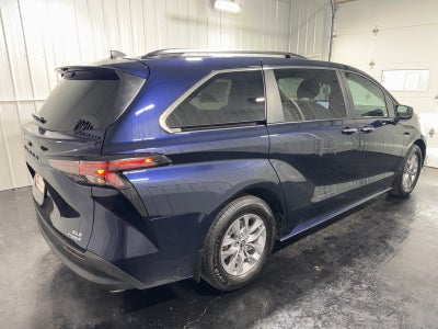 2023 Toyota Sienna XLE 7 Passenger