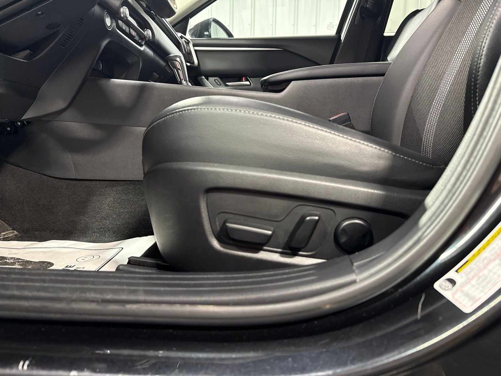 2024 Mazda Mazda CX-50 2.5 S Preferred Package