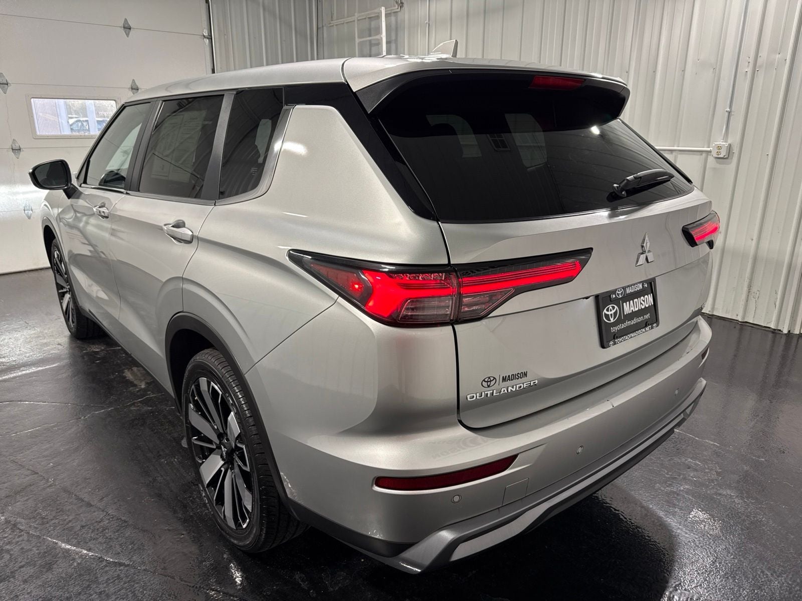 2025 Mitsubishi Outlander SE