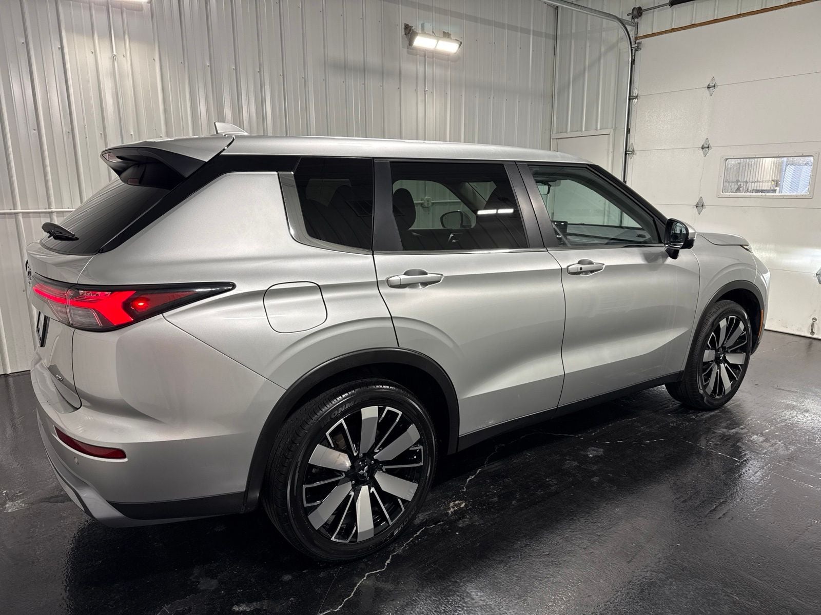 2025 Mitsubishi Outlander SE