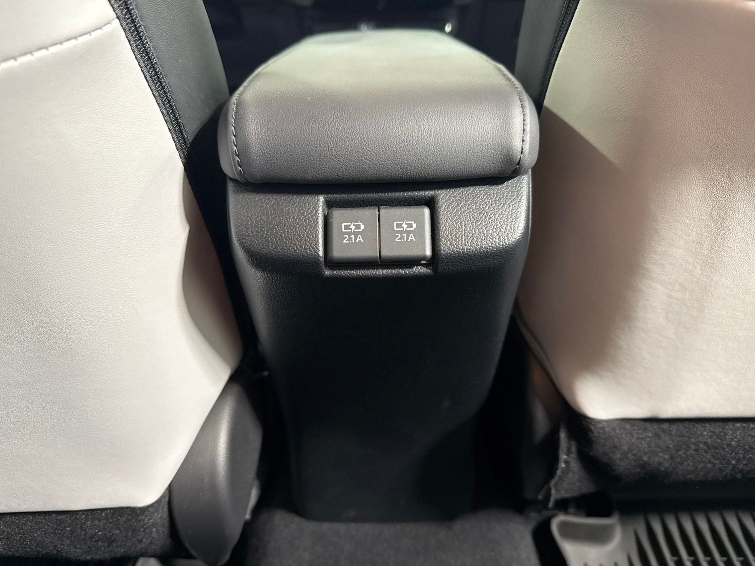 2022 Toyota Prius XLE AWD-e