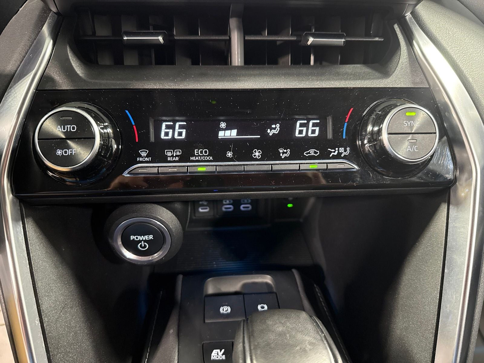 2023 Toyota Venza LE