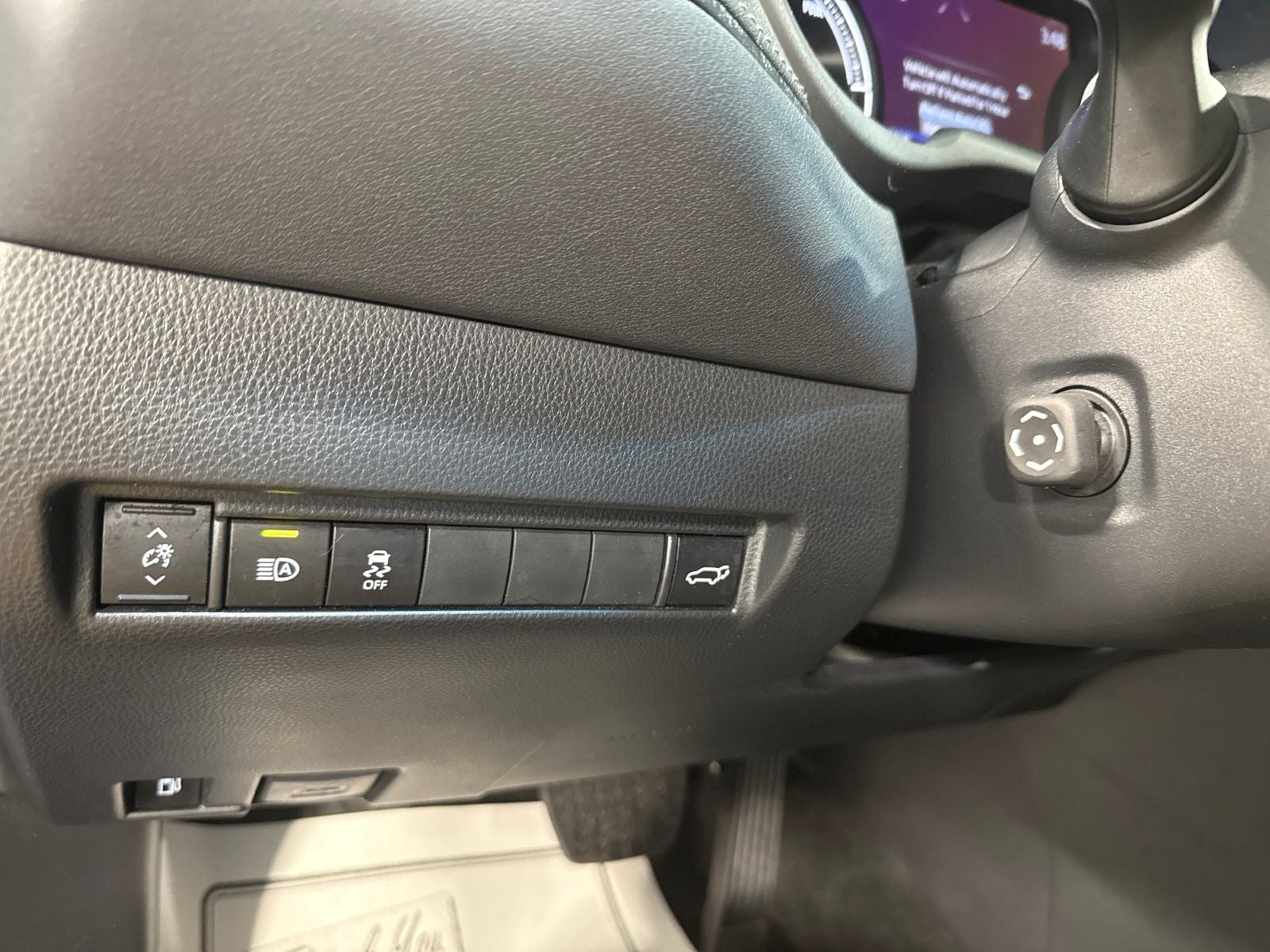 2023 Toyota Venza LE