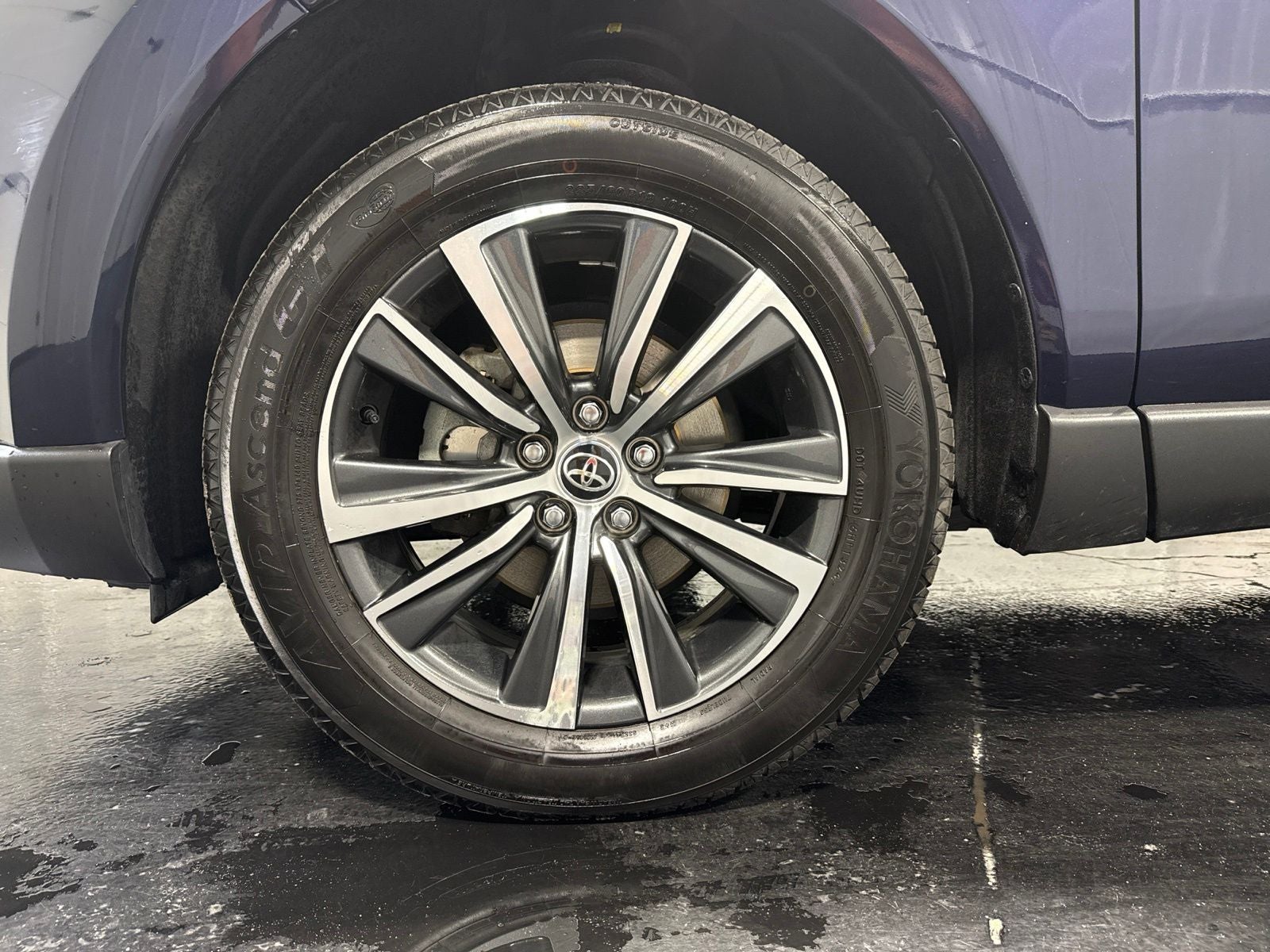 2023 Toyota Venza LE
