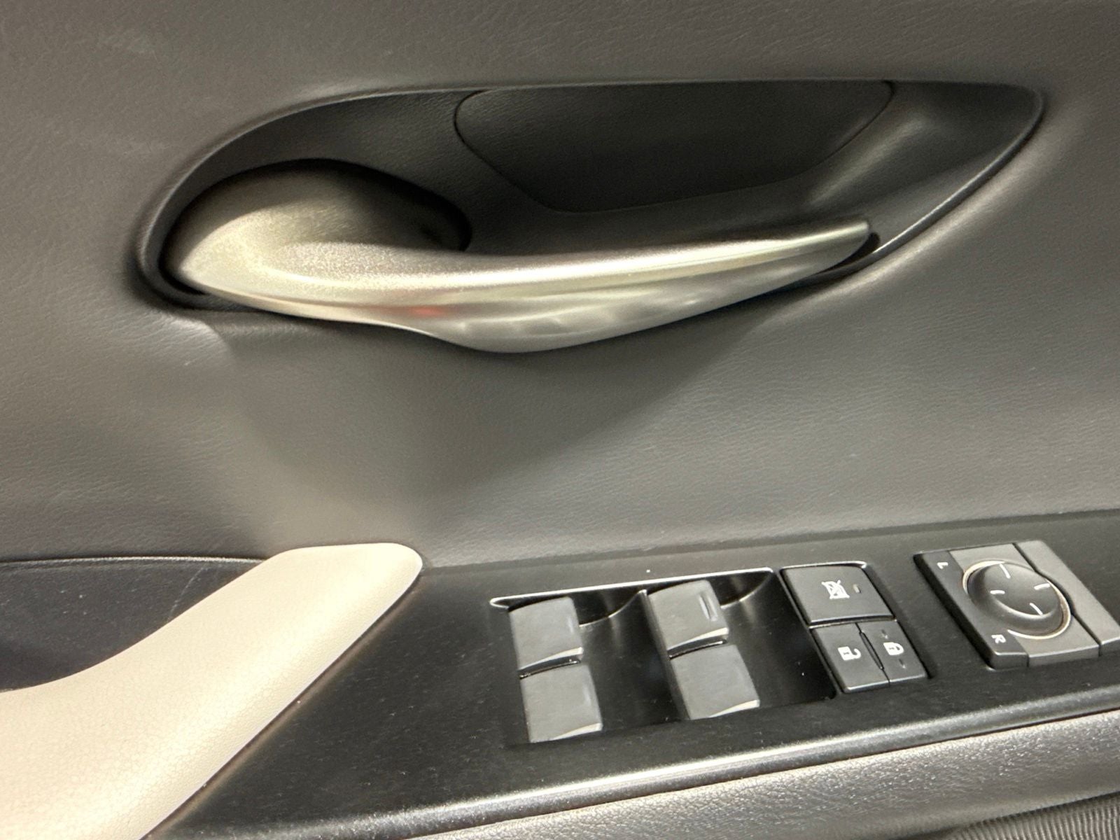 2020 Lexus UX 250h Base