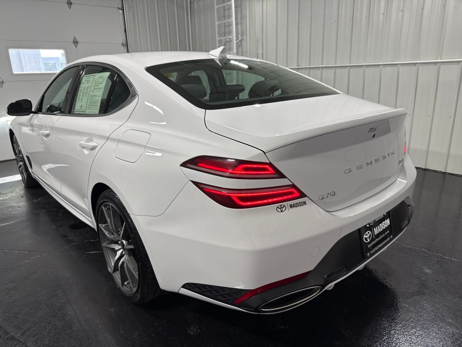 2025 Genesis G70 2.5T