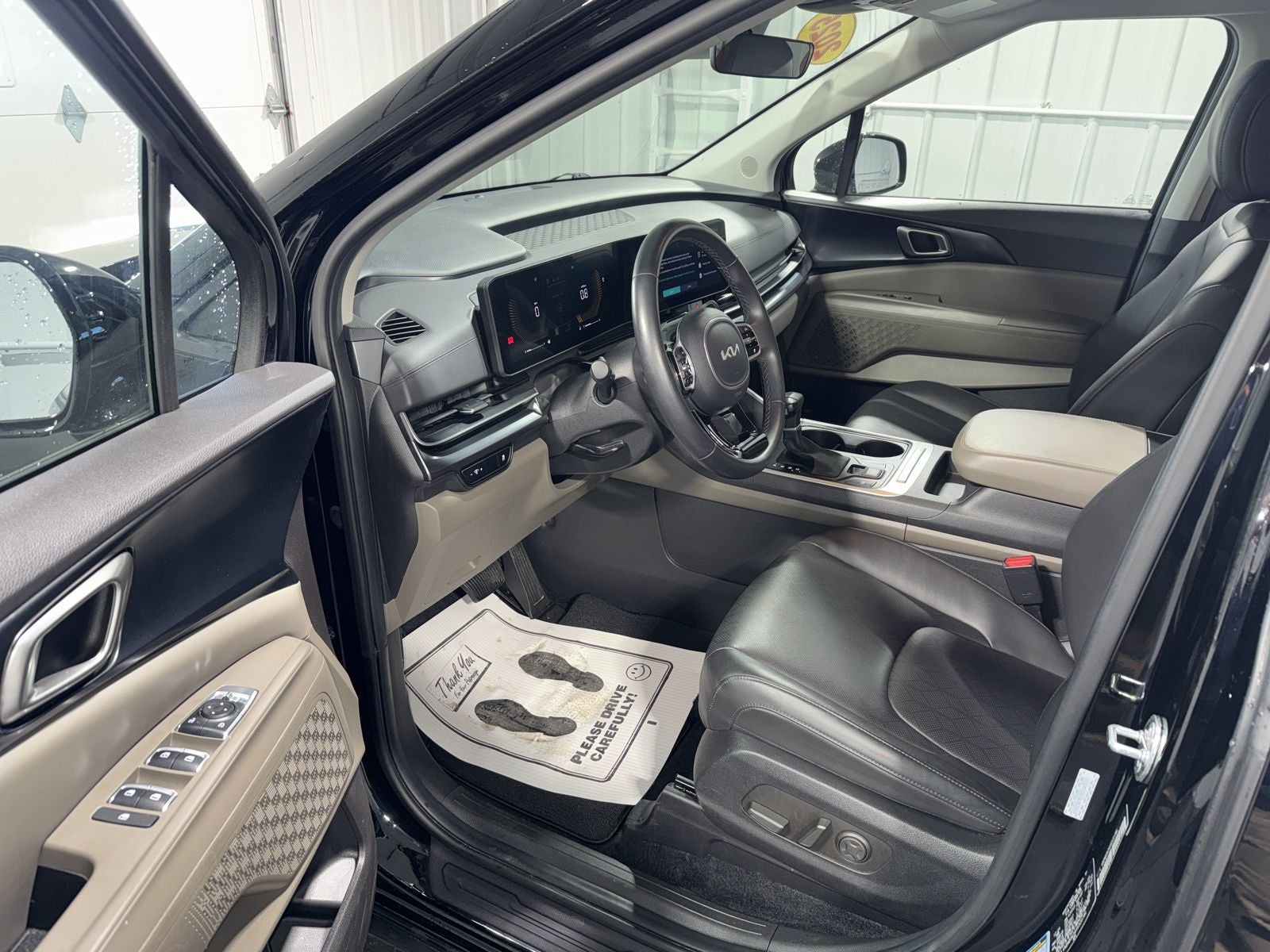 2025 Kia Carnival LXS