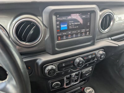 2020 Jeep Wrangler Unlimited Sahara w/Sky One-Touch Power Top