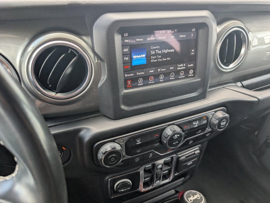 2020 Jeep Wrangler Unlimited Sahara w/Sky One-Touch Power Top