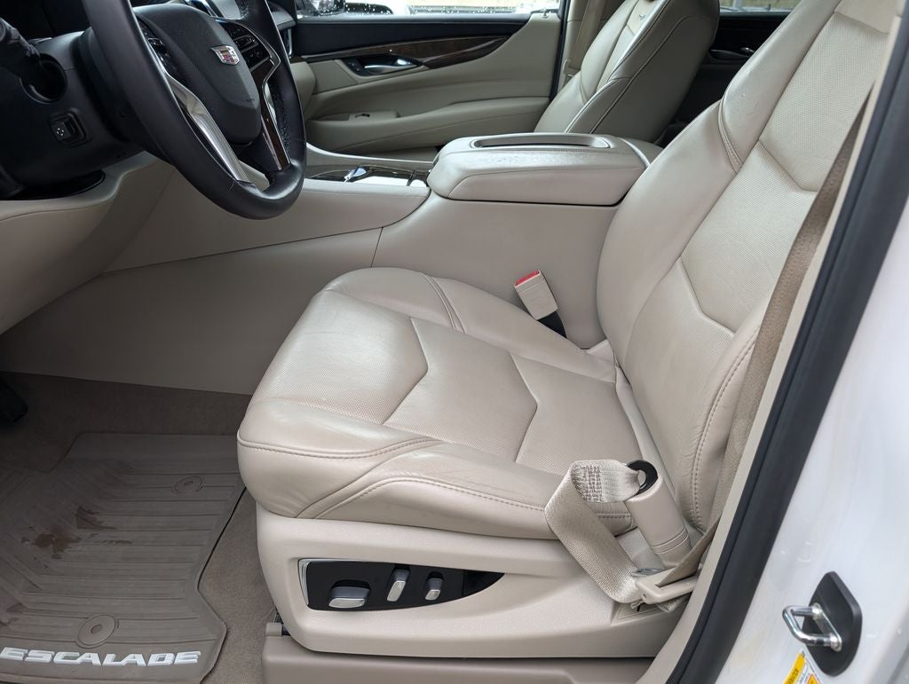 2018 Cadillac Escalade ESV Luxury