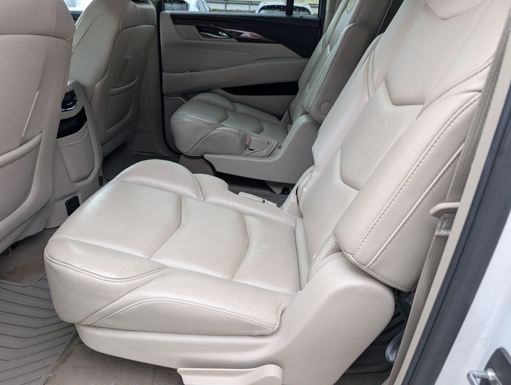 2018 Cadillac Escalade ESV Luxury