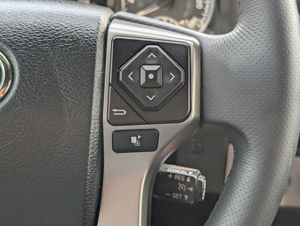2017 Toyota Tacoma Limited V6