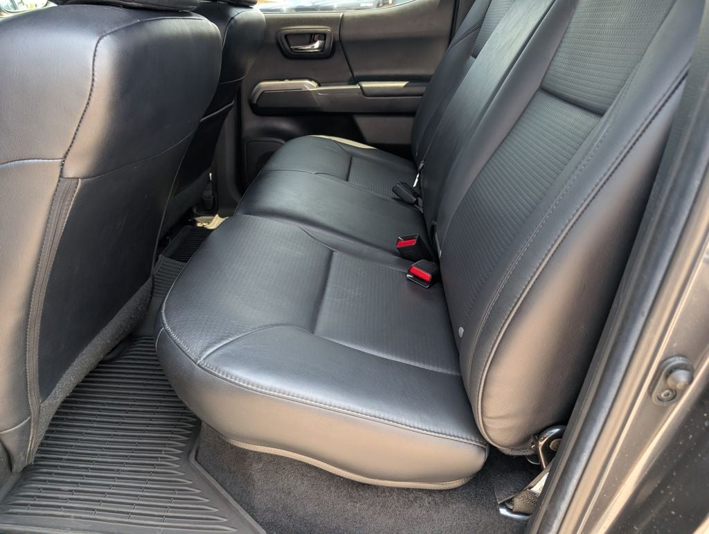 2022 Toyota Tacoma Limited V6