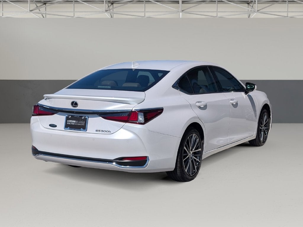 2023 Lexus ES 300h