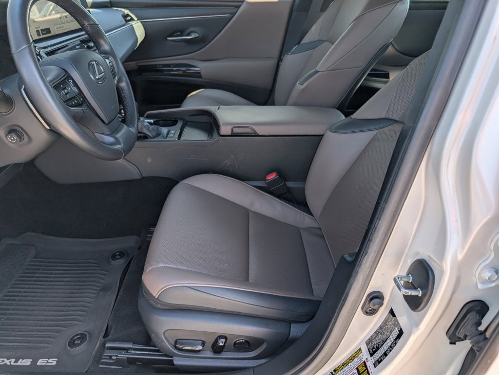 2023 Lexus ES 300h