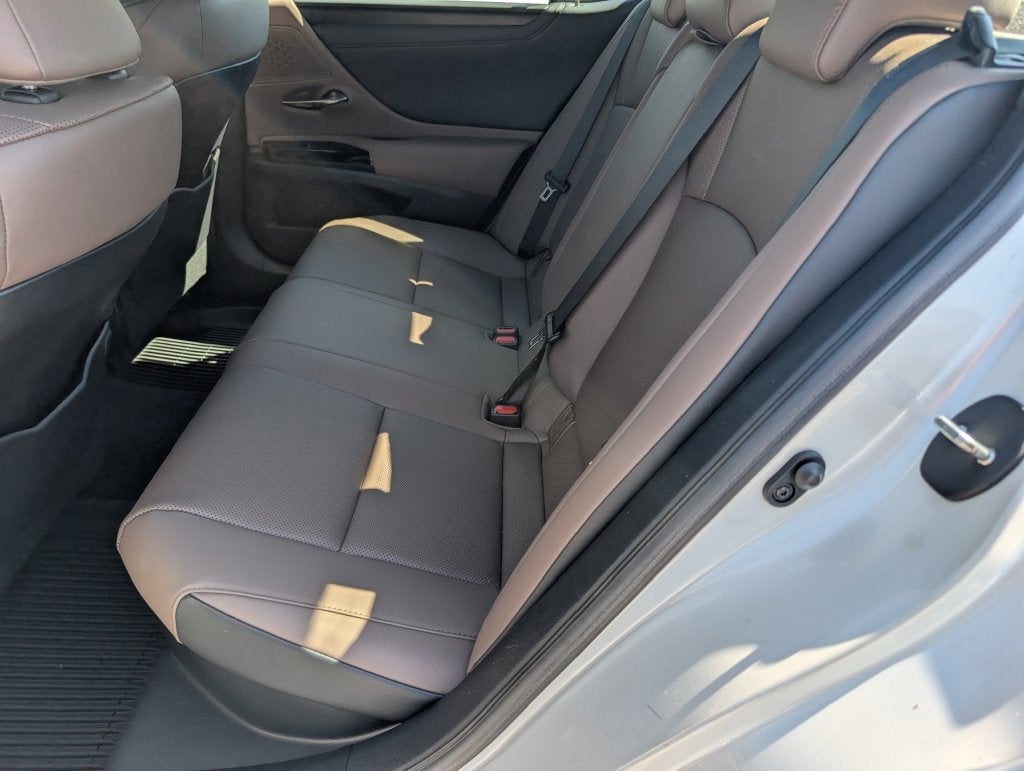 2023 Lexus ES 300h