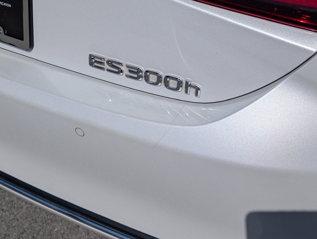 2023 Lexus ES 300h