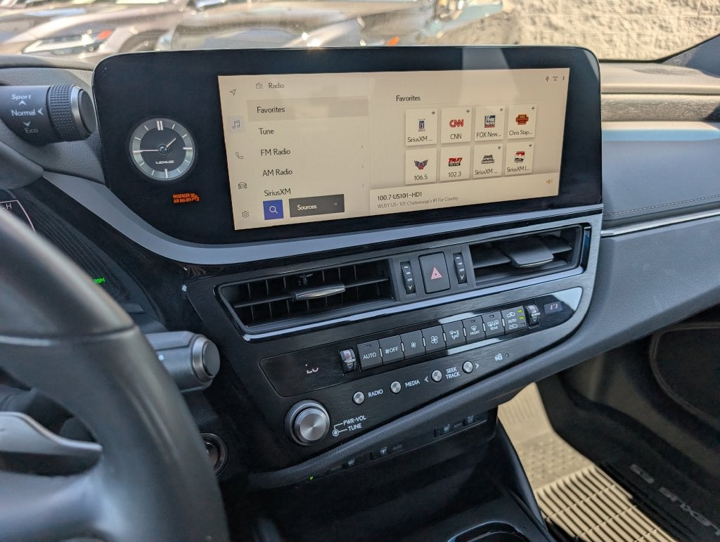 2023 Lexus ES 300h