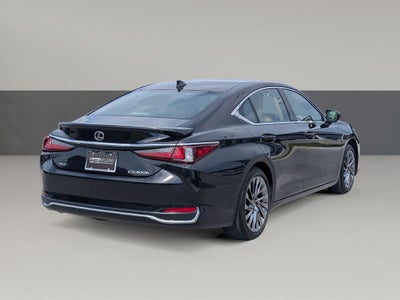 2025 Lexus ES 300h Ultra Luxury