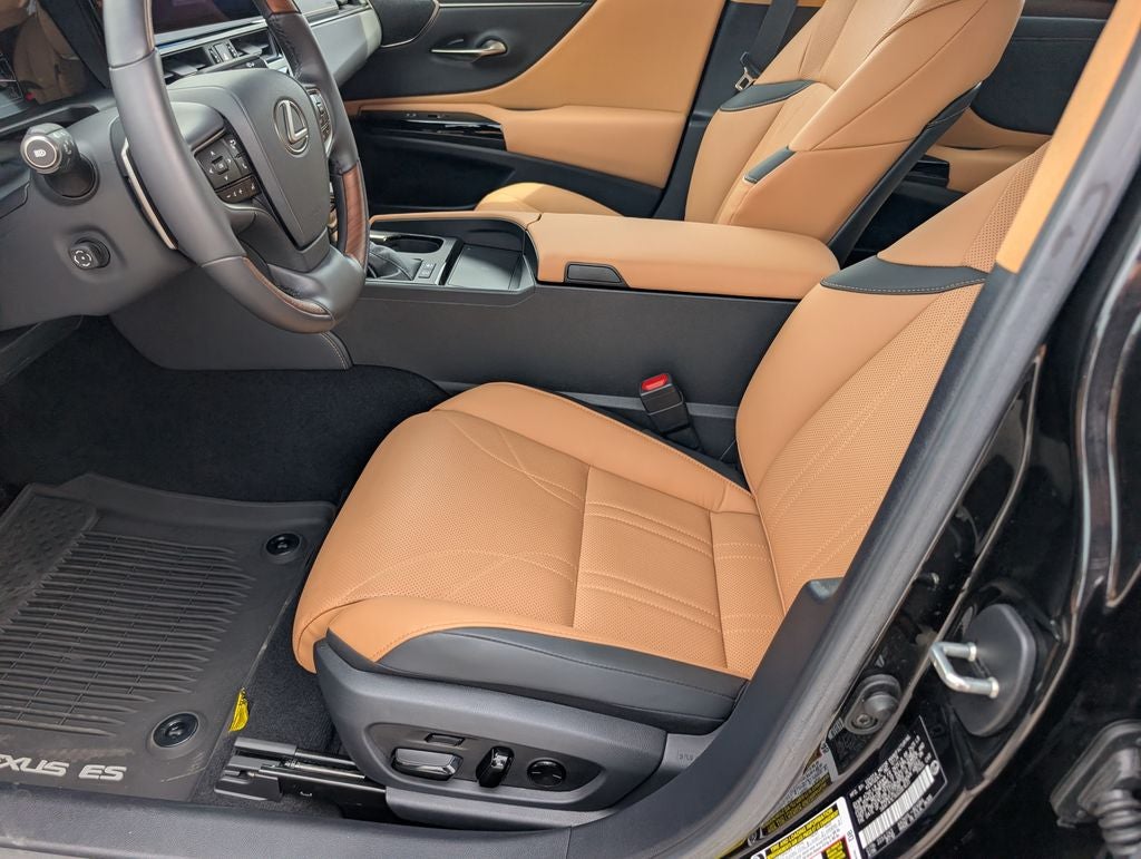 2025 Lexus ES 300h Ultra Luxury