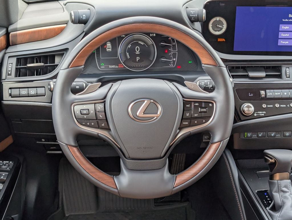 2025 Lexus ES 300h Ultra Luxury