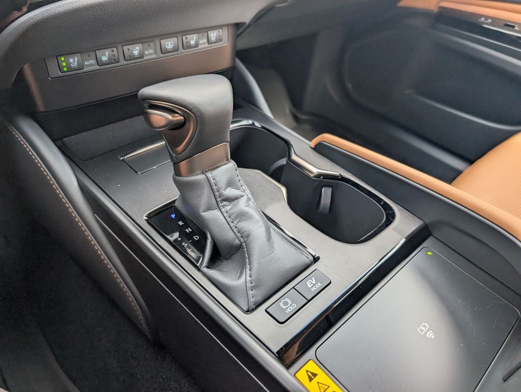 2025 Lexus ES 300h Ultra Luxury