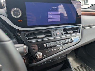 2025 Lexus ES 300h Ultra Luxury
